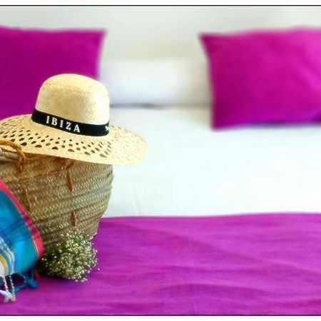 Aparthotel Nereida San Antonio  Bagian luar foto