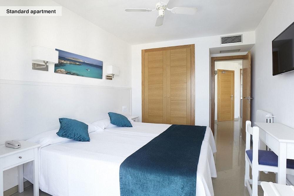Aparthotel Nereida San Antonio  Bagian luar foto