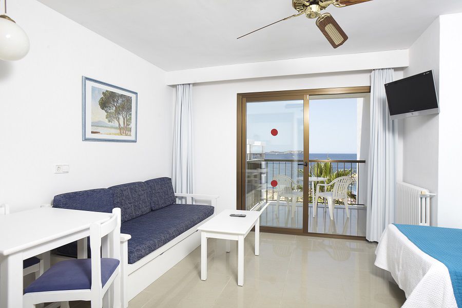 Aparthotel Nereida San Antonio  Bagian luar foto