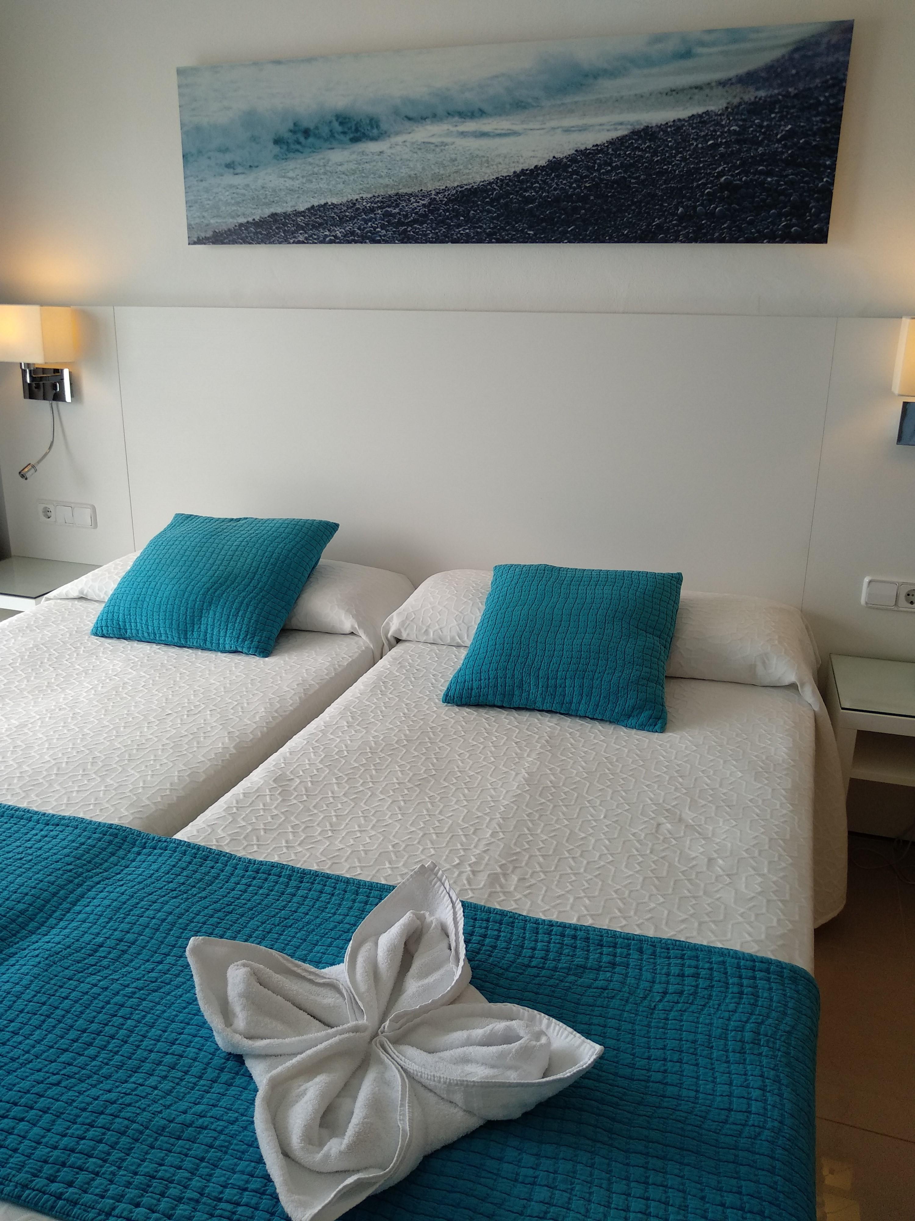 Aparthotel Nereida San Antonio  Bagian luar foto