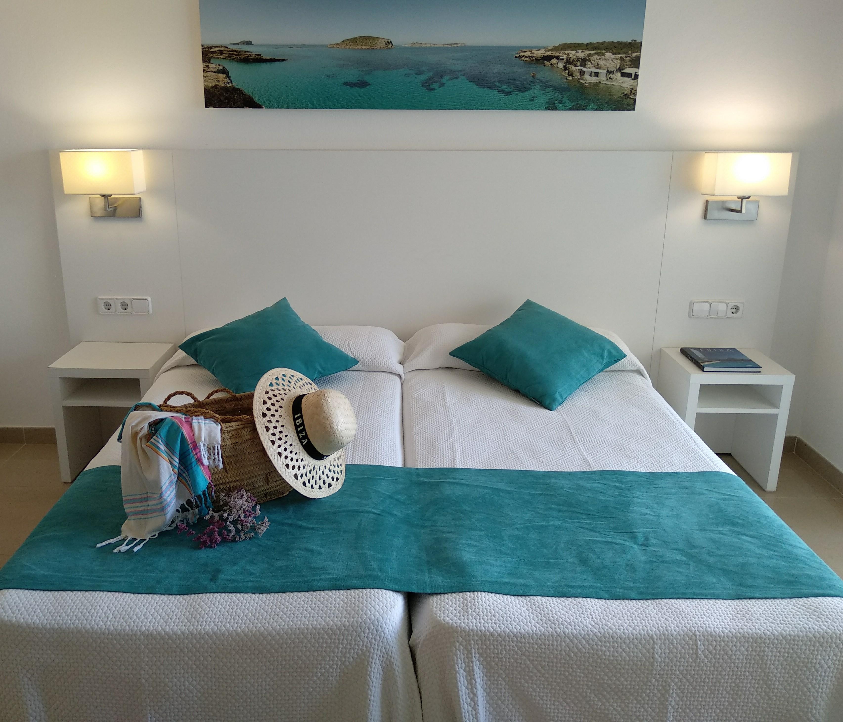 Aparthotel Nereida San Antonio  Bagian luar foto