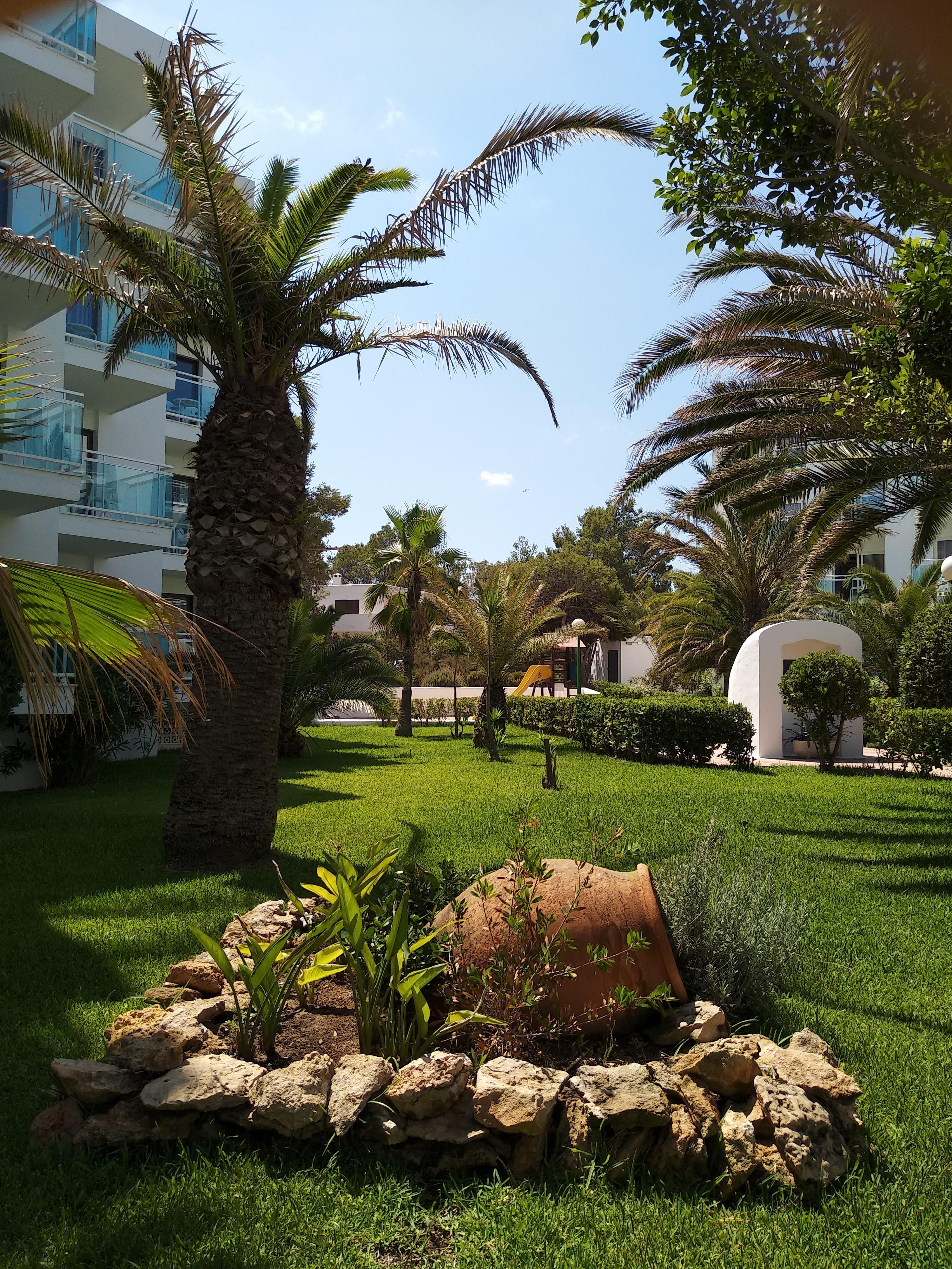 Aparthotel Nereida San Antonio  Bagian luar foto