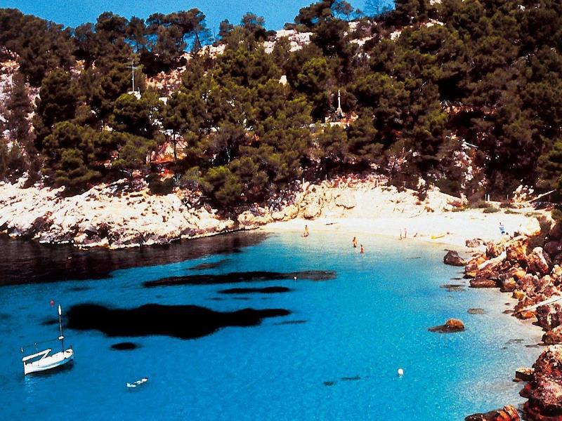 Aparthotel Nereida San Antonio  Bagian luar foto