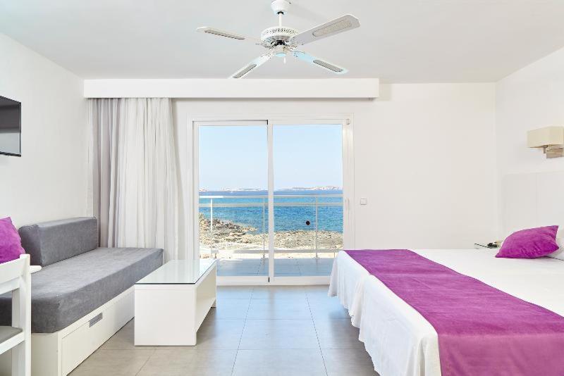 Aparthotel Nereida San Antonio  Bagian luar foto
