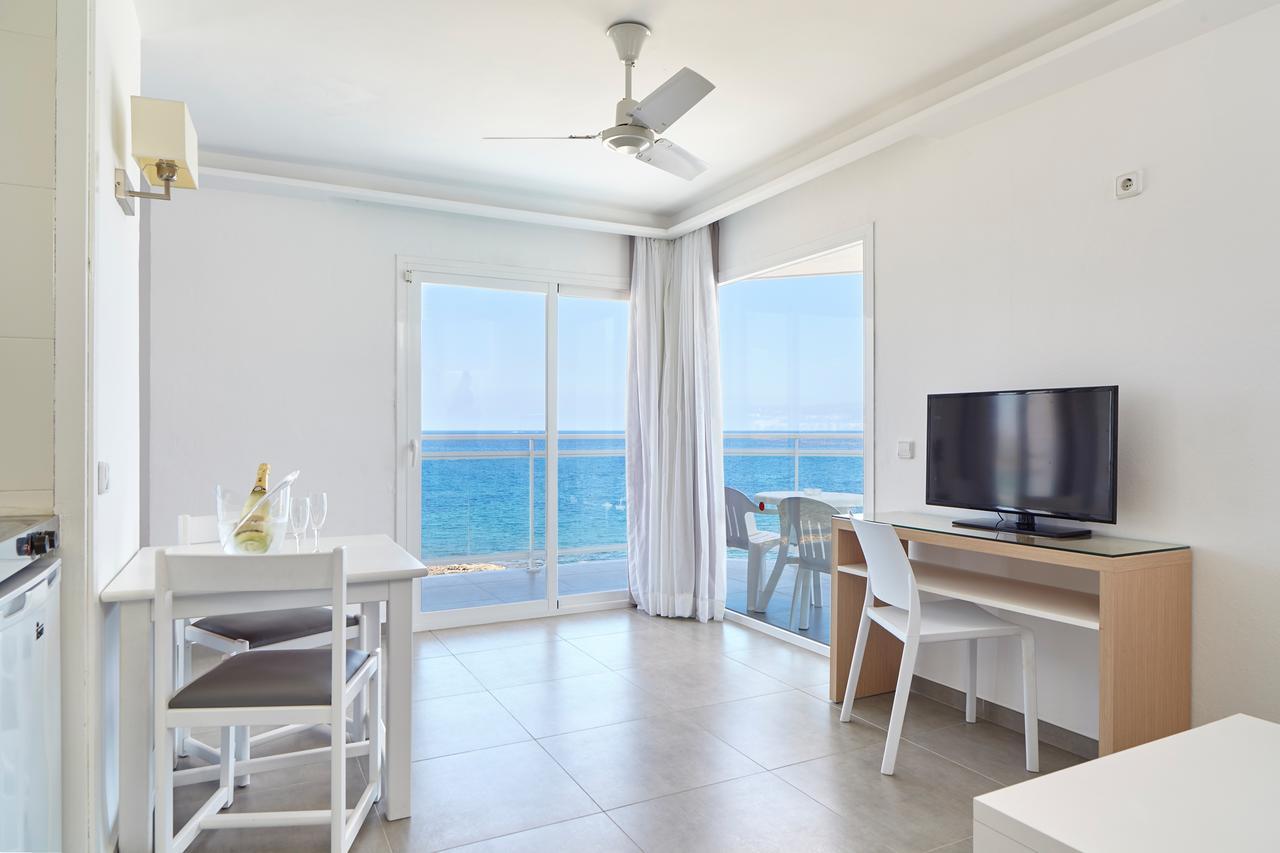 Aparthotel Nereida San Antonio  Bagian luar foto